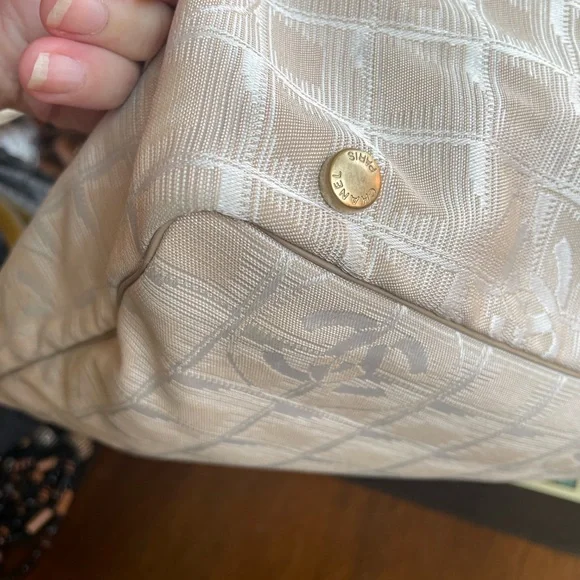 Beautiful Chanel nylon and leather tote bag - Picture 5 of 11